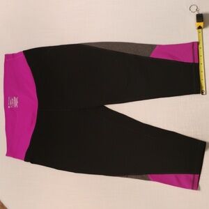 Tek Gear Black, Gray & Purple Shapewear Skimmer Leggings - Capri Length, Size L